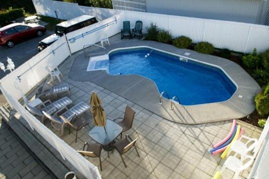 Hotel Auberge St-Felicien Saint-Félicien المظهر الخارجي الصورة
