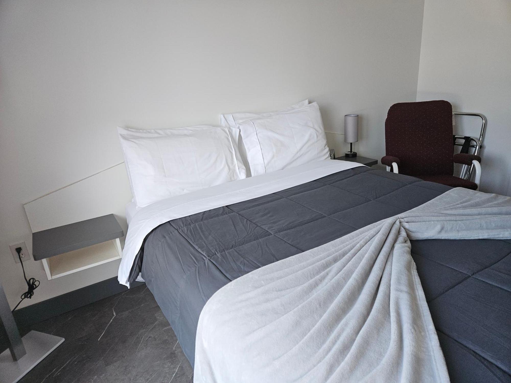 Hotel Auberge St-Felicien Saint-Félicien المظهر الخارجي الصورة