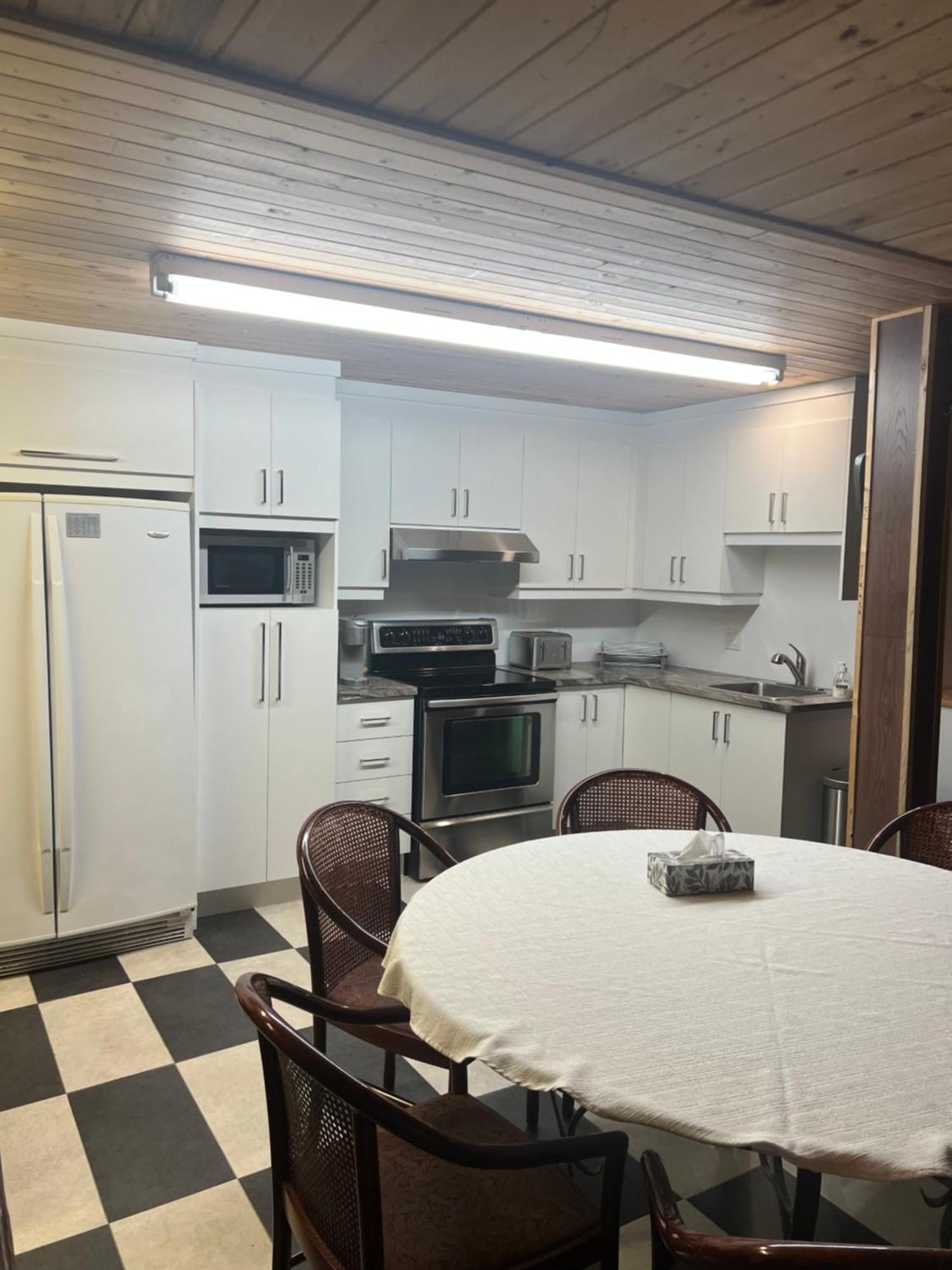 Hotel Auberge St-Felicien Saint-Félicien المظهر الخارجي الصورة